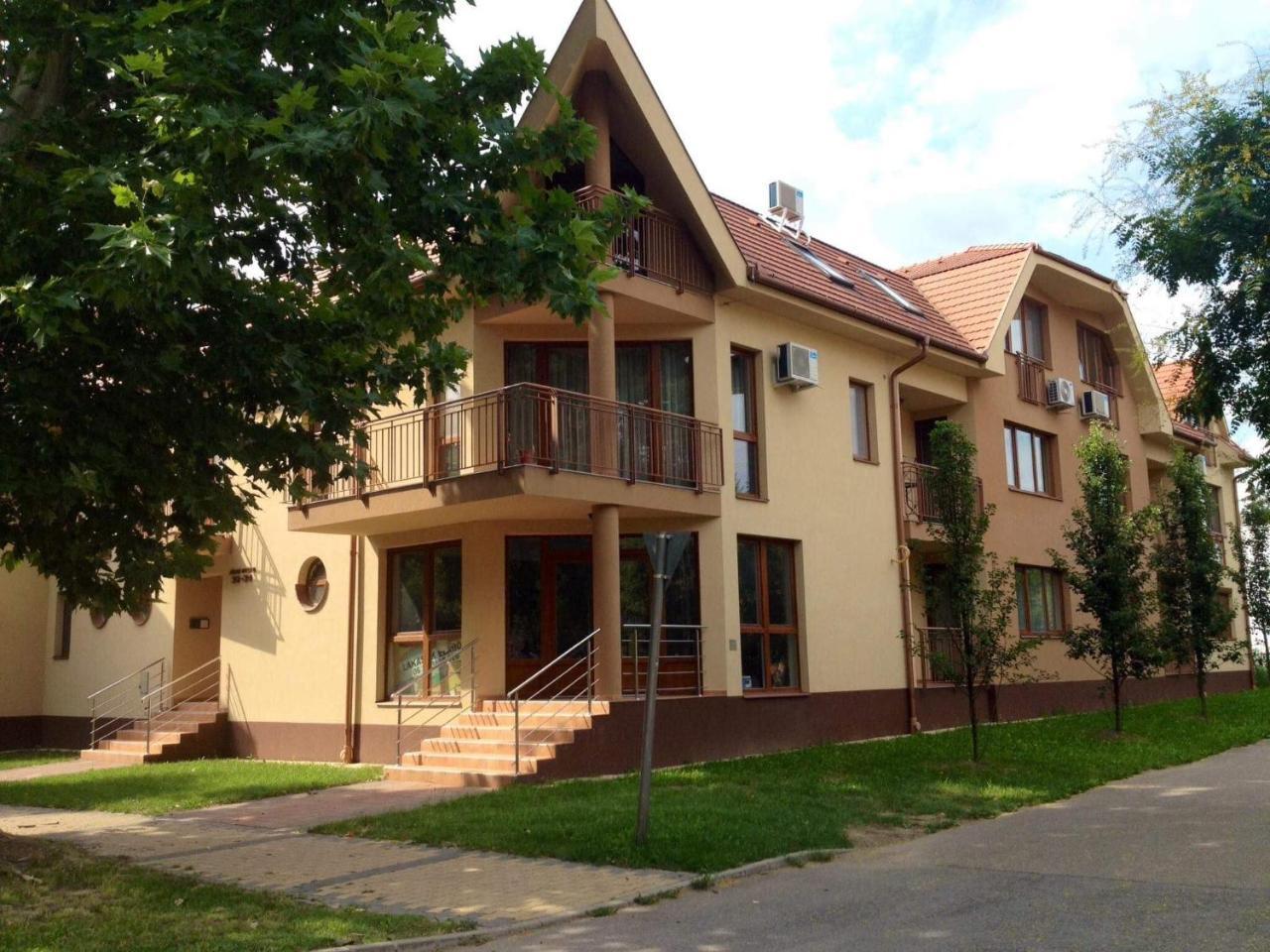 My Home Apartman Hajdúszoboszló Exteriör bild